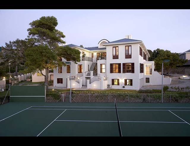 1,000M² OFFICE TO LET IN TOKAI